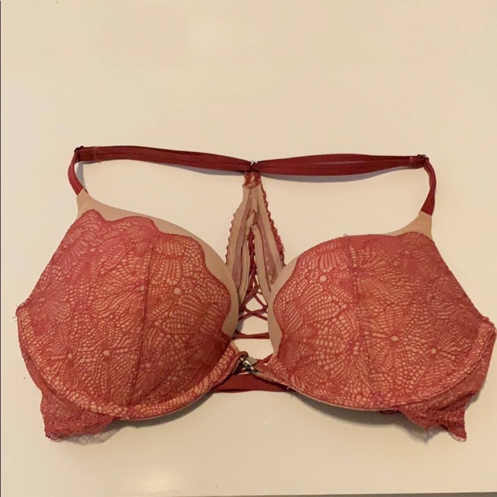 Size 32D Victoria’s Secret bra